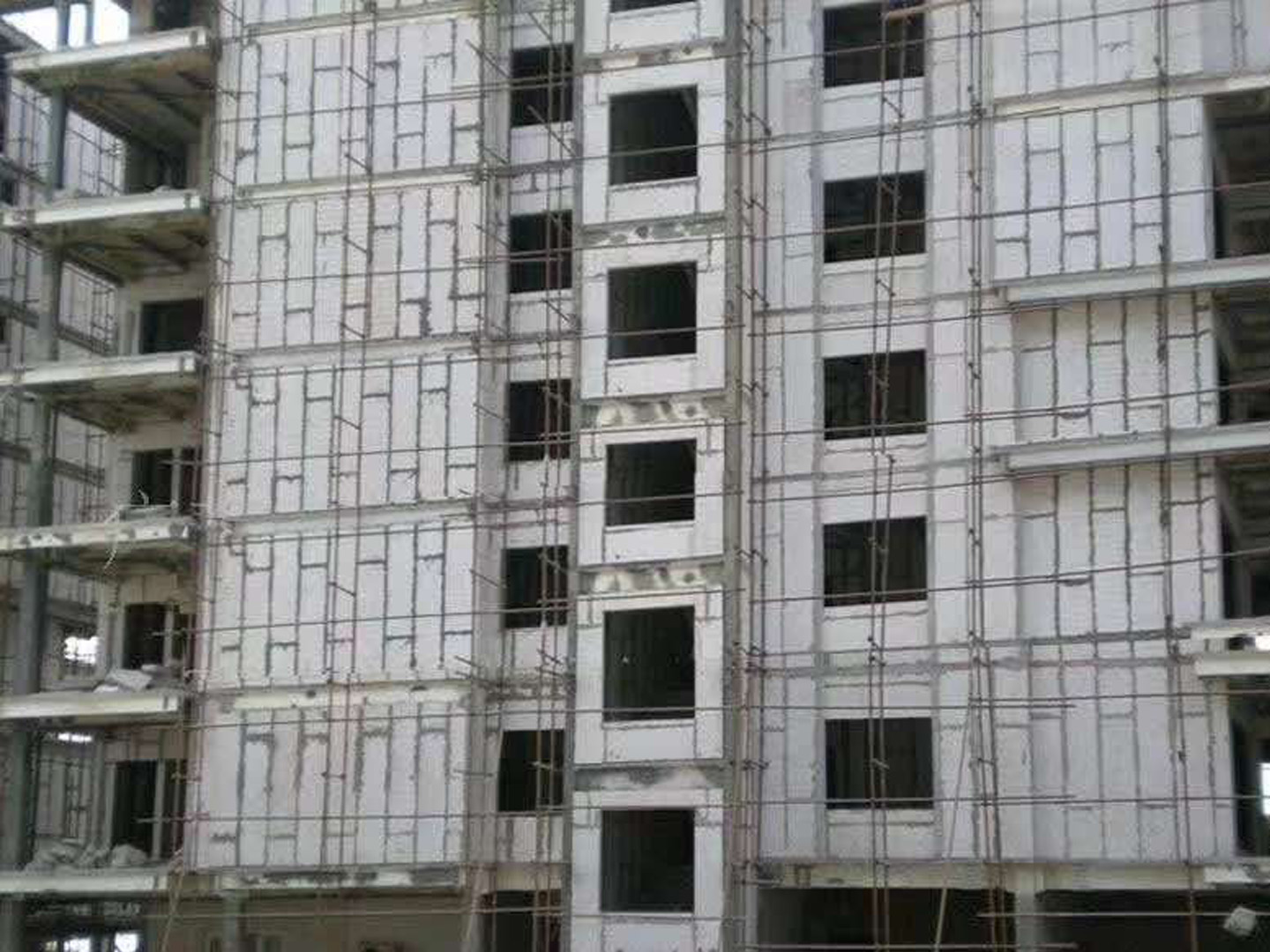 輕質(zhì)隔墻板施工現(xiàn)場(chǎng)